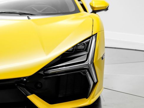 Used 2025 Lamborghini Revuelto AWD/4WD image 51