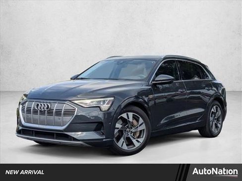 Used 2022 Audi e-tron Premium Plus w/ Premium Plus Package image 1