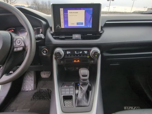 Used 2023 Toyota RAV4 XLE AWD/4WD image 22