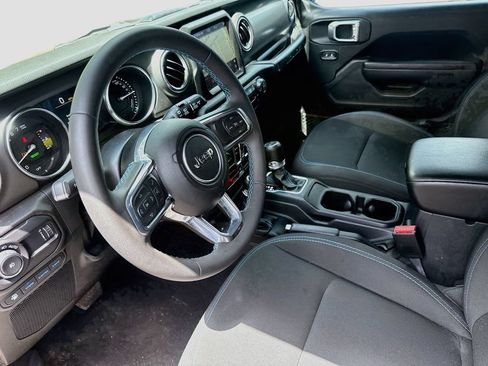 Used 2023 Jeep Wrangler Unlimited Rubicon 4xe AWD/4WD image 25