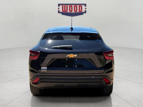 New 2026 Chevrolet Trax LS w/ LS Convenience Package FWD image 3