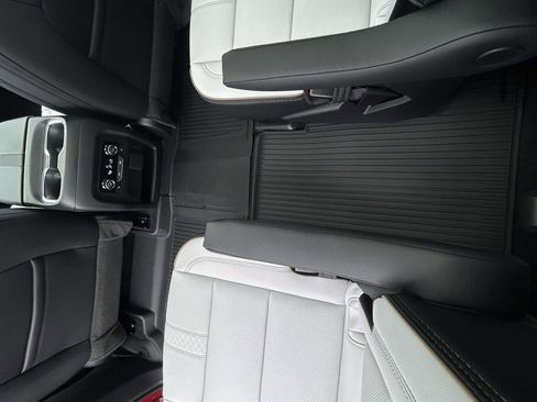 New 2026 Chevrolet Traverse High Country w/ LPO, Floor Liner Package AWD/4WD image 15