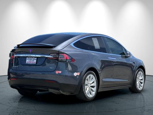 Used 2018 Tesla Model X 75D AWD/4WD image 4