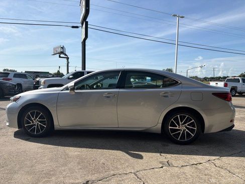 Used 2017 Lexus ES 350 w/ Luxury Package FWD image 7