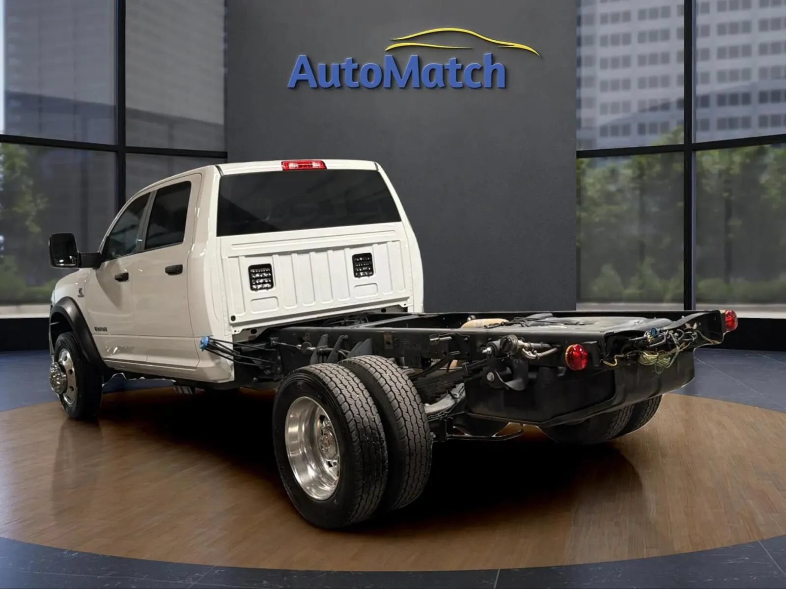 Used 2024 RAM 4500 SLT w/ Quick Order Package 2YG SLT AWD/4WD image 9