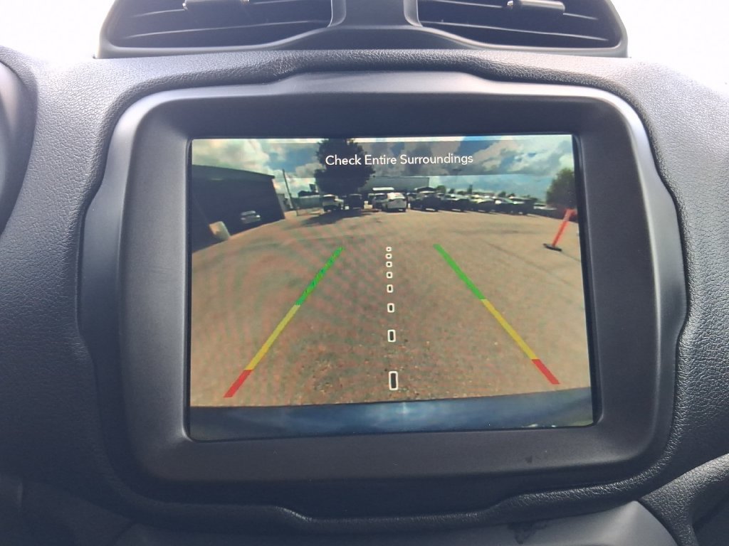 Used 2022 Jeep Renegade Latitude AWD/4WD image 9