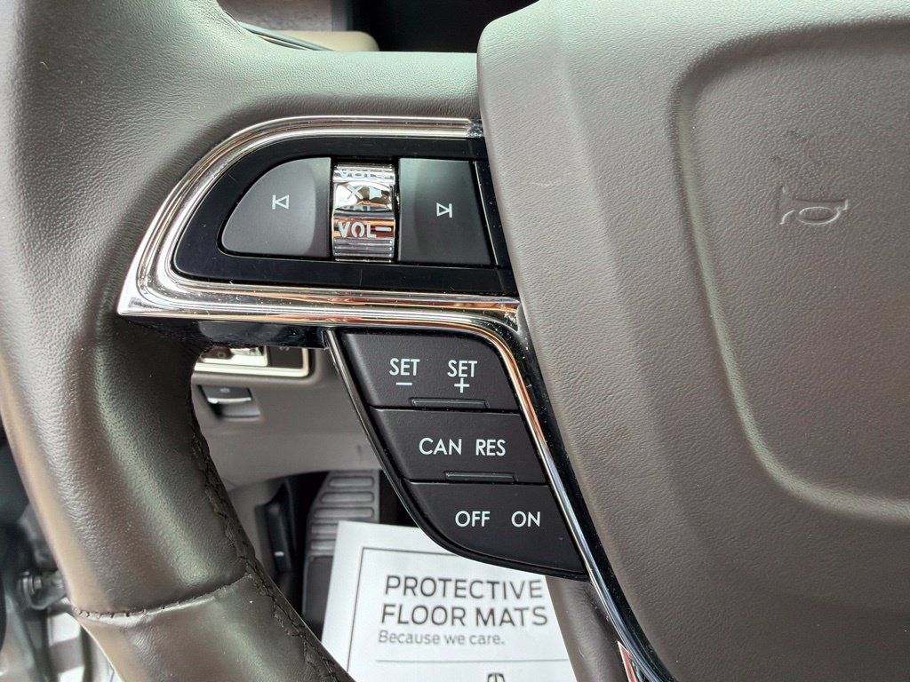 Used 2023 Lincoln Nautilus Reserve AWD/4WD image 19