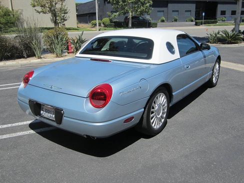 Used 2004 Ford Thunderbird RWD image 4