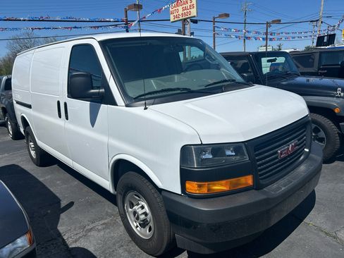 Used 2023 GMC Savana 2500 w/ Driver Convenience Package image 4