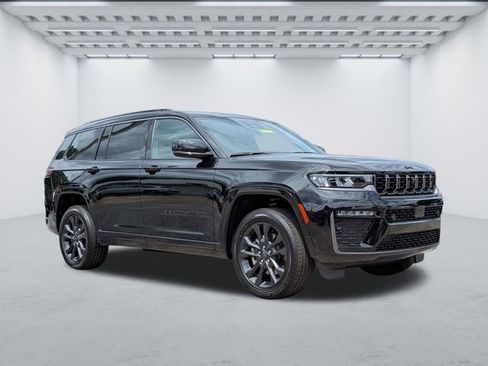 New 2026 Jeep Grand Cherokee L Limited AWD/4WD image 2