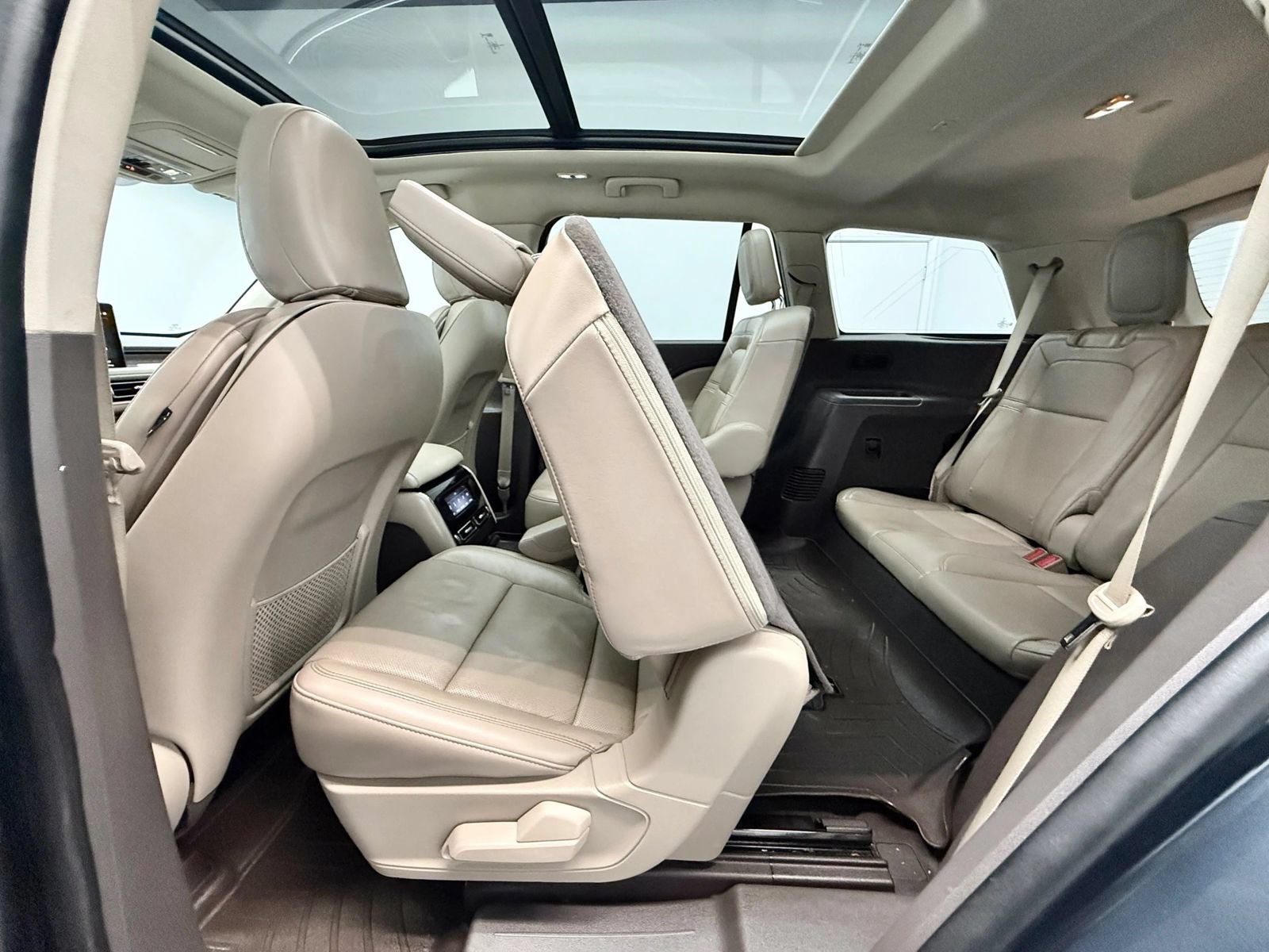 Used 2021 Lincoln Aviator Reserve w/ Equipment Group 201A AWD/4WD image 31