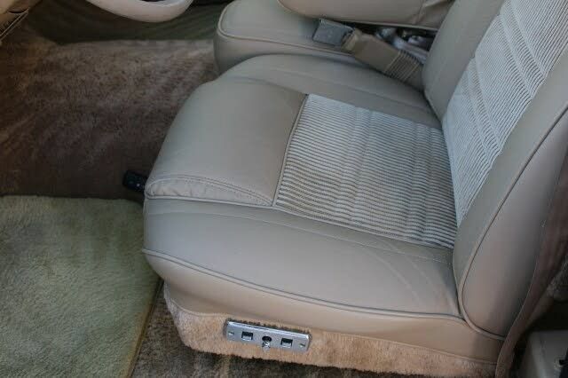 Used 1990 Jeep Grand Wagoneer AWD/4WD image 55