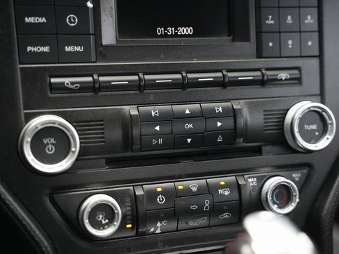 Used 2018 Ford Mustang Coupe image 38