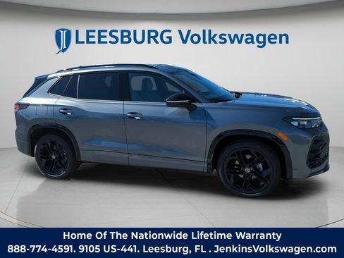 Used 2026 Volkswagen Tiguan SE R-Line FWD image 2