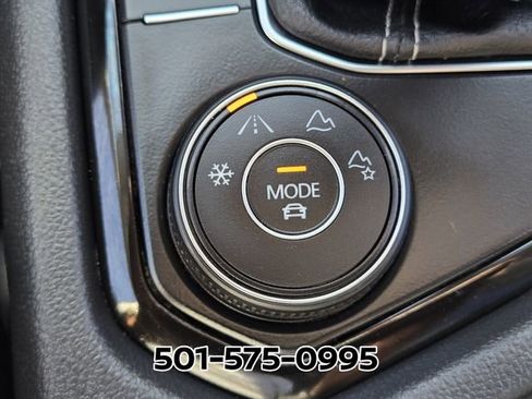 Used 2024 Volkswagen Taos SEL AWD/4WD image 34