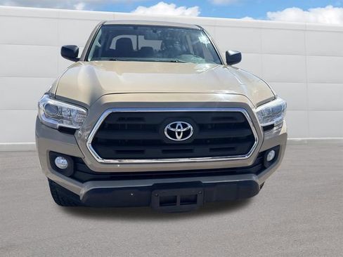 Used 2016 Toyota Tacoma SR5 w/ SR5 Appearance Package (SN) AWD/4WD image 12