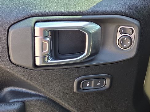 Used 2025 Jeep Wrangler Unlimited Sport AWD/4WD image 13