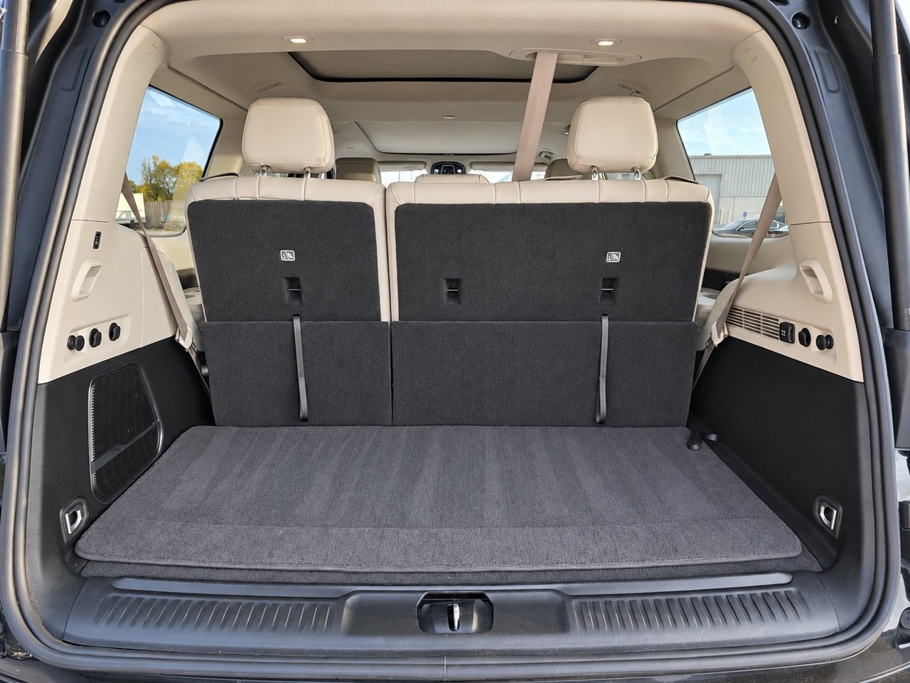 Used 2022 Jeep Wagoneer Series I w/ Premium Group I AWD/4WD image 30