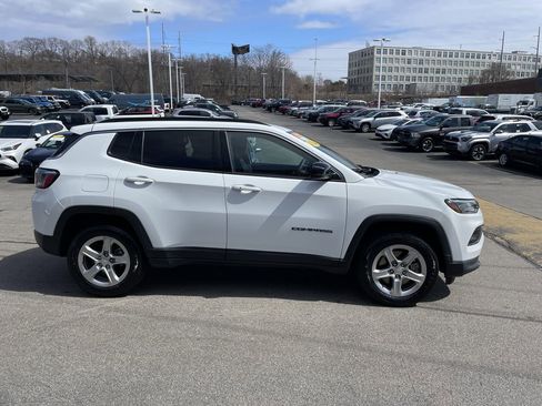Certified 2024 Jeep Compass Latitude AWD/4WD image 7