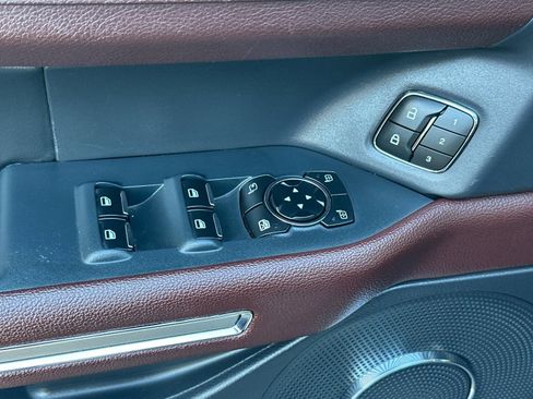 Used 2023 Ford Expedition Limited image 12