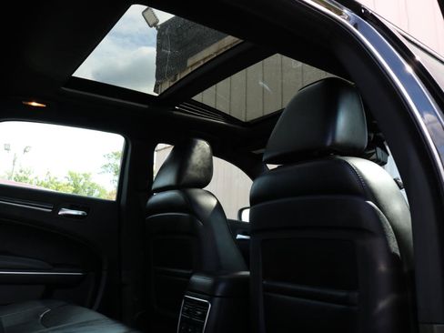 Used 2011 Chrysler 300 C AWD/4WD image 42