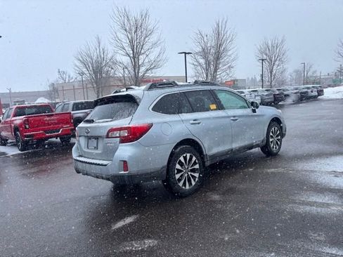 Used 2017 Subaru Outback 2.5i Limited image 7