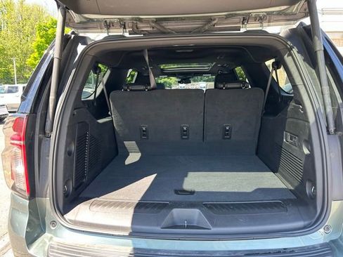 Used 2024 Chevrolet Suburban LT w/ LT Signature Package AWD/4WD image 31