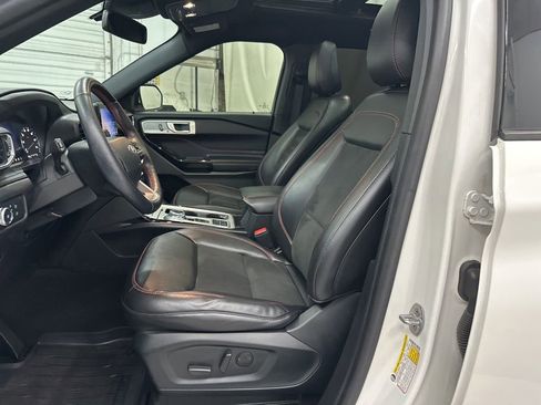 Used 2022 Ford Explorer ST-Line RWD image 19