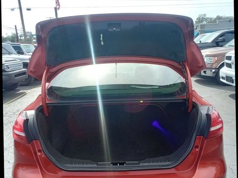 Used 2018 Ford Focus SE w/ SE Appearance Package FWD image 20