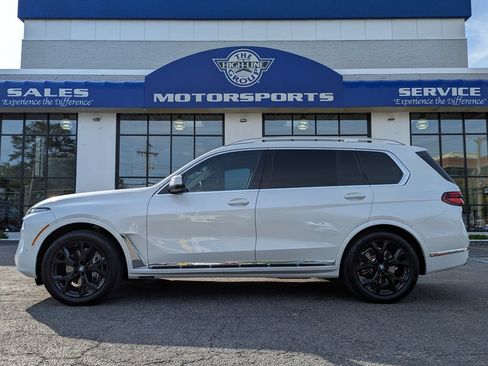 Used 2023 BMW X7 xDrive40i w/ Premium Package AWD/4WD image 2