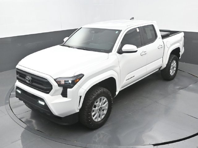 Used 2024 Toyota Tacoma SR5 AWD/4WD image 29