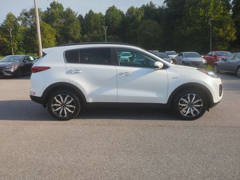 Used 2019 Kia Sportage EX w/ Option Group 040 AWD/4WD image 4