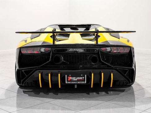 Used 2016 Lamborghini Aventador LP 700-4 image 7