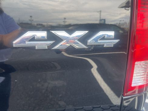 Used 2019 RAM 1500 Classic SLT image 24