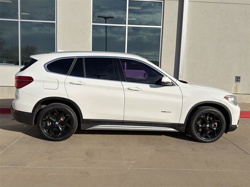 Used 2018 BMW X1 sDrive28i image 4