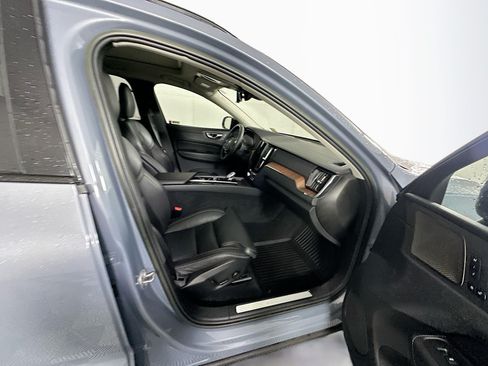 Used 2023 Volvo XC60 B5 Ultimate w/ Protection Package Premier AWD/4WD image 32