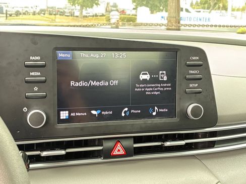 Used 2026 Hyundai Elantra Hybrid FWD image 19