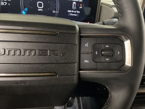 Used 2025 GMC Hummer EV 3X w/ LPO, Illumination Package image 21