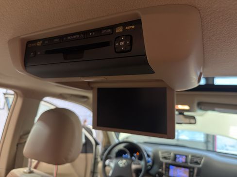 Used 2013 Toyota Highlander Limited AWD/4WD image 28