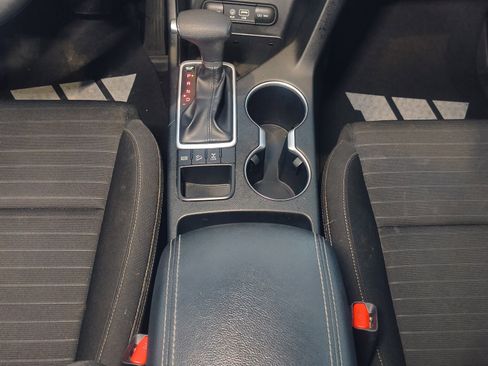 Used 2018 Kia Sportage LX image 17