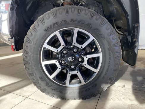 Used 2017 Toyota Tundra SR5 image 10
