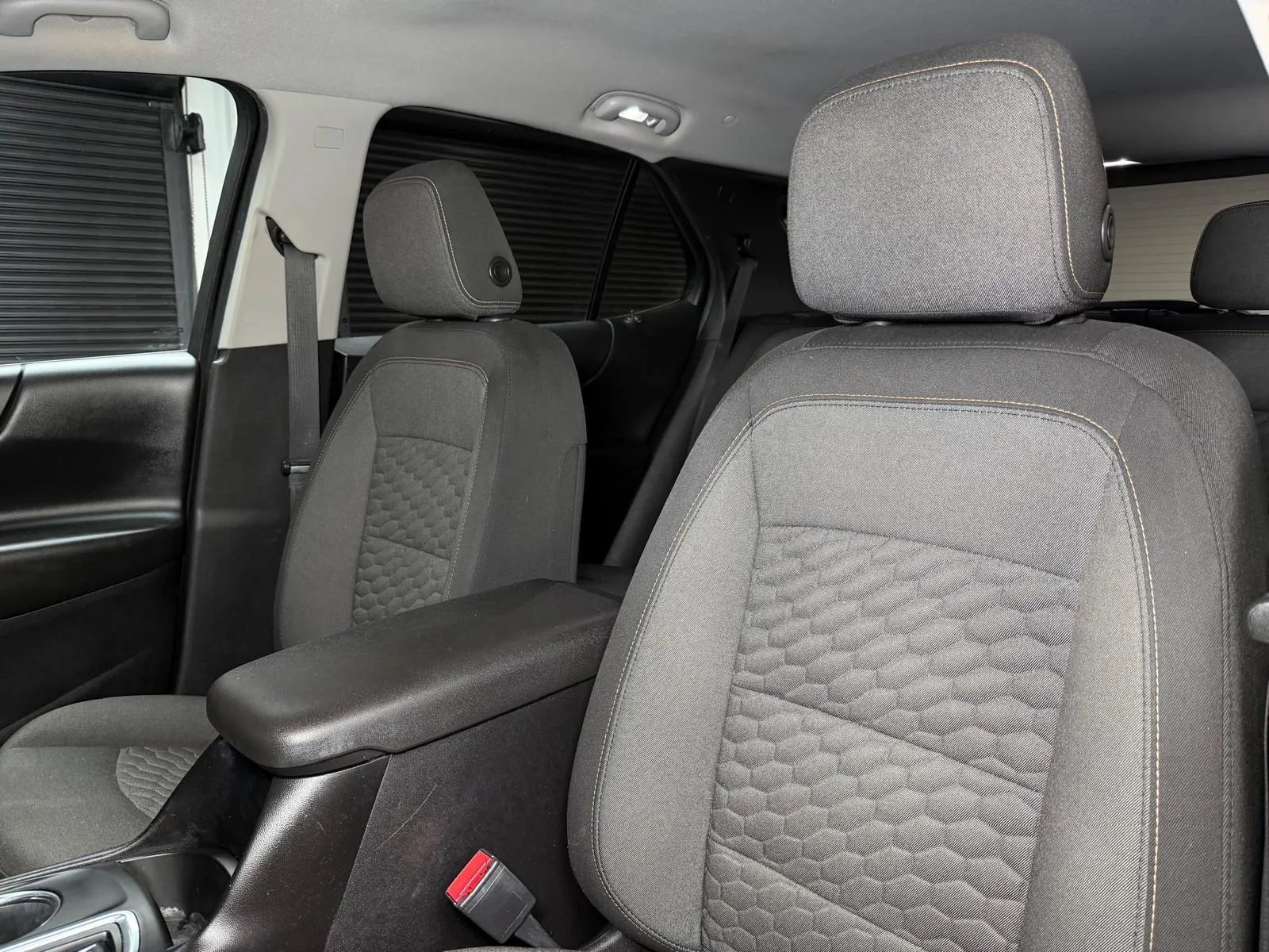 Used 2018 Chevrolet Equinox LT FWD image 29