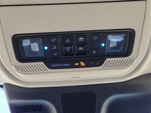 Used 2025 Ford Expedition Platinum image 20