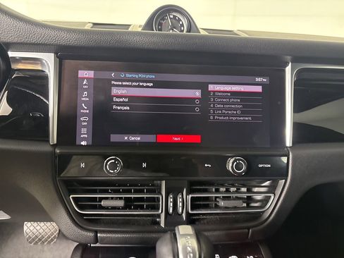 Used 2022 Porsche Macan w/ Premium Package Plus AWD/4WD image 17