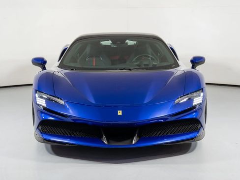 Used 2022 Ferrari SF90 Spider image 8