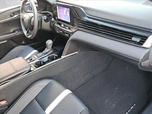 Used 2025 Toyota Camry SE w/ Convenience Package FWD image 20
