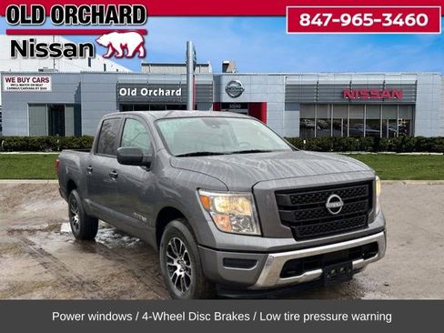 Used 2023 Nissan Titan SV image 5