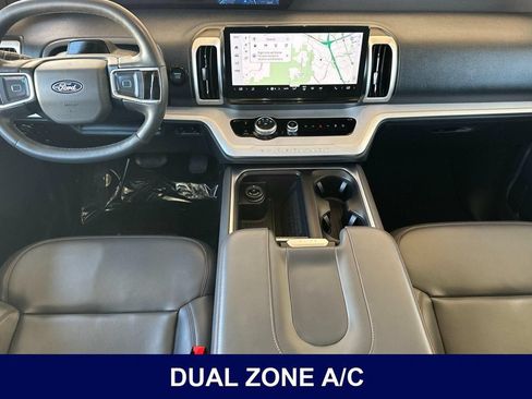 Used 2025 Ford Expedition Active AWD/4WD image 17