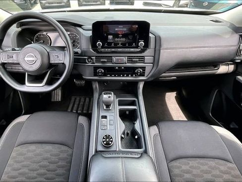 Certified 2025 Nissan Pathfinder S image 7