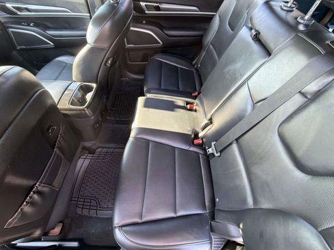 Used 2021 Kia Telluride LX image 4
